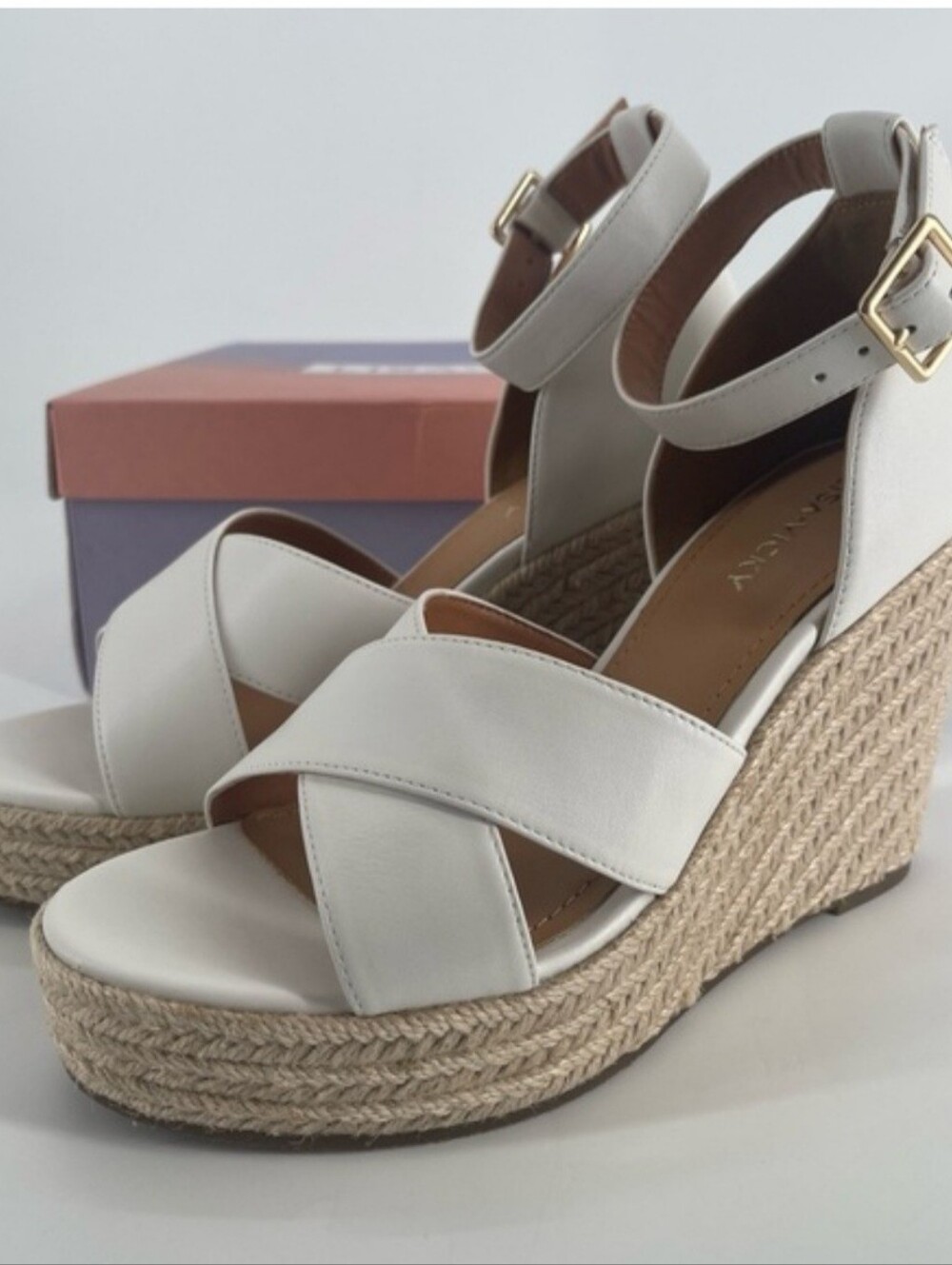 Platform Wedge Sandal in White Size 8.5